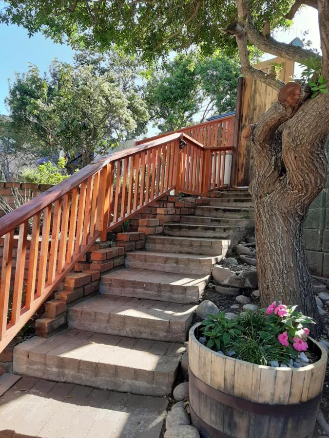 At Upperwood Manor Bed & Breakfast Книсна Екстериор снимка